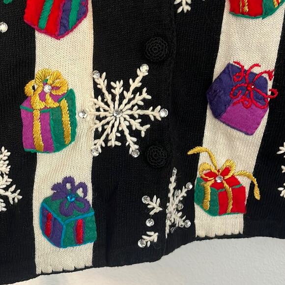 Vtg Knit Christmas Sweater Small Embroidered Novelty Cardigan Snowflakes Gifts - Picture 6 of 8